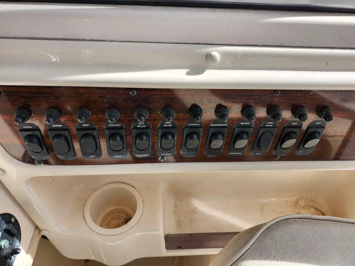 2000 Grady White Seafarer