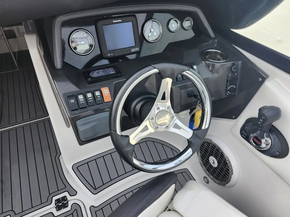 used 2019 Monterey Power M65 11