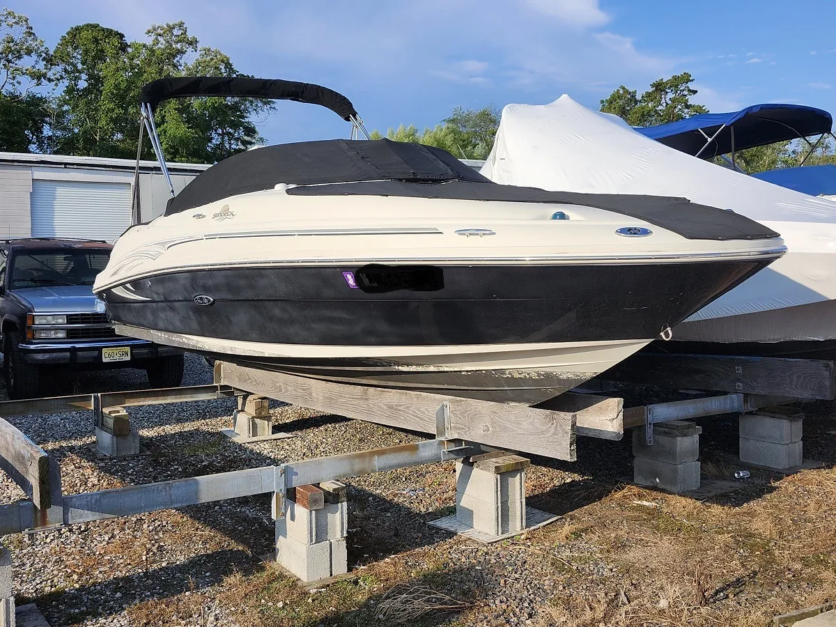 2005 Sea Ray Power 220 Sundeck 1 - Ocean Beach Marine Centers 2005 Sea Ray Power 220 Sundeck 1