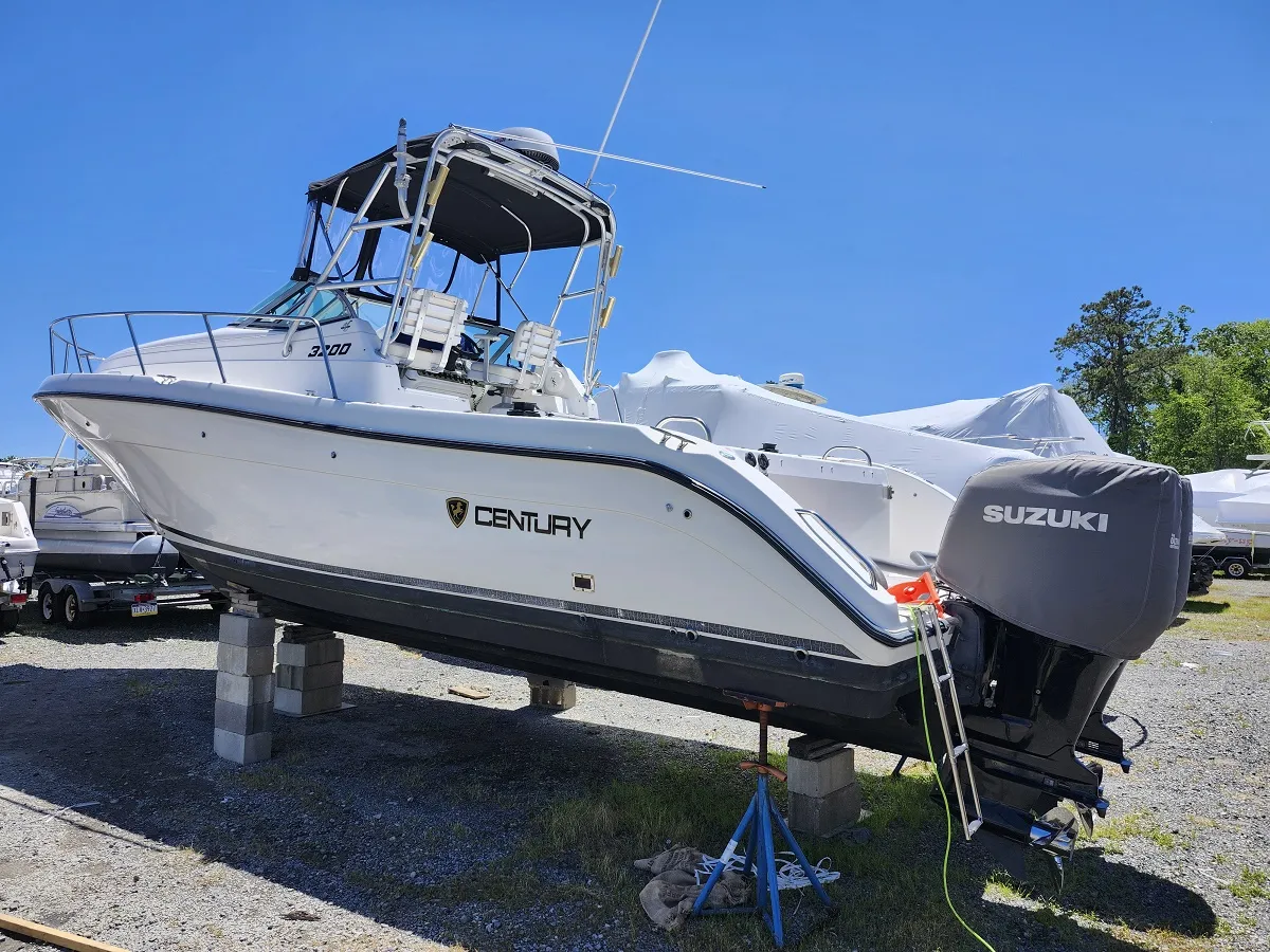 2001 Century Power 3200 WA